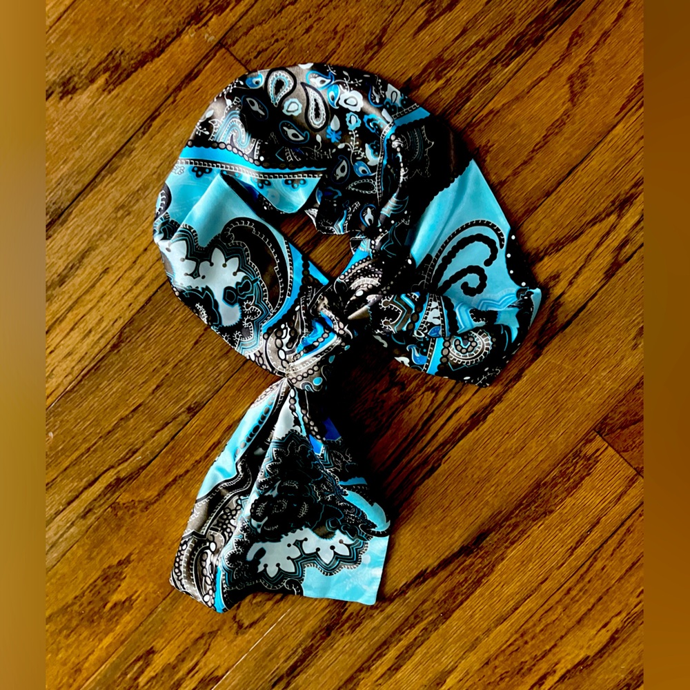Neckwear/scarf turquoise brown blue white tan colors, various options to wear